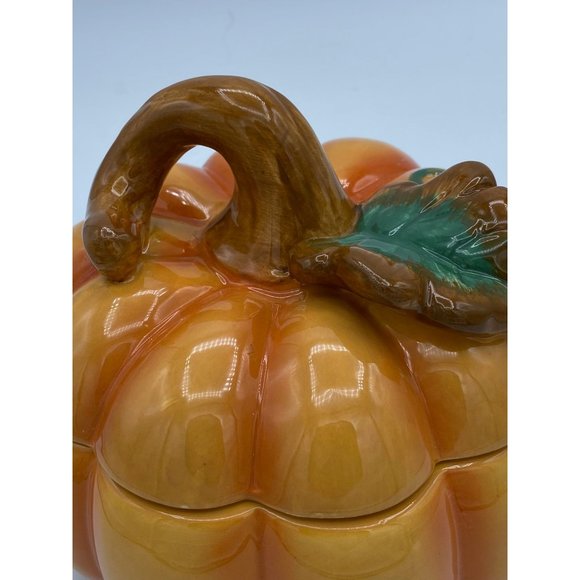 Ceramic Holiday Scalloped Orange Pumpkin Bowl with Lid/Candy Dish/Horderves/Smal - Picture 3 of 6